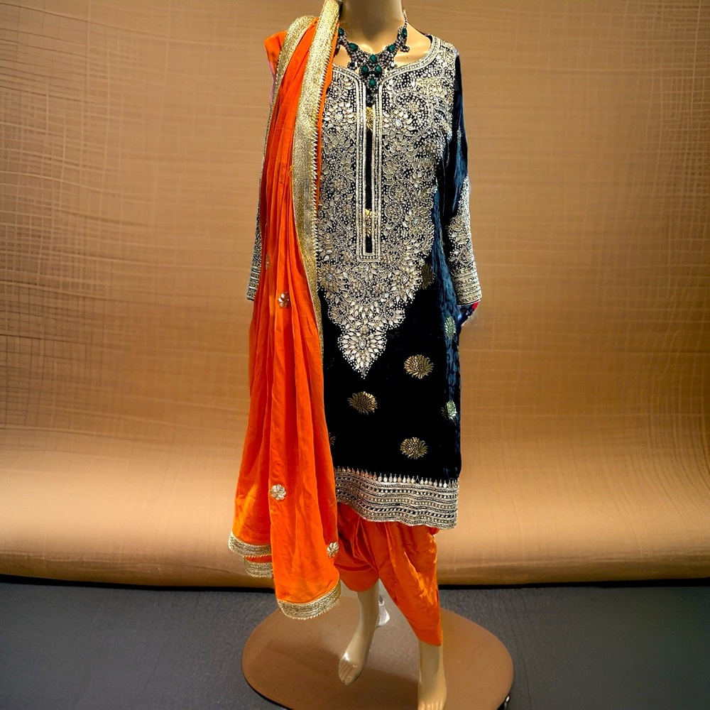 Indian 3 peace set, blouse, pants and scarf